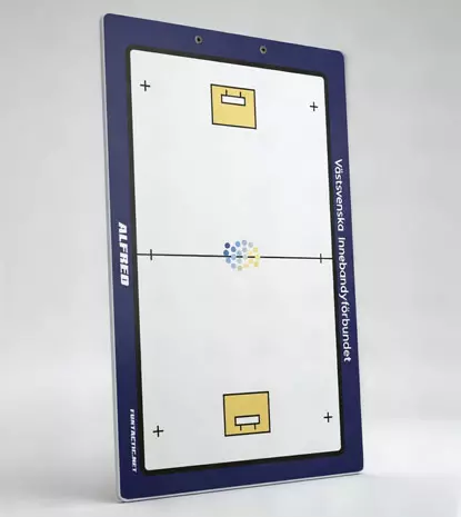 Taktička tabla za floorball sa iscrtanim zonama dvorane i golmanskim prostorom.