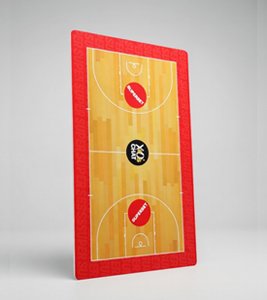 Piši-briši površina košarkaške table sa markerom.